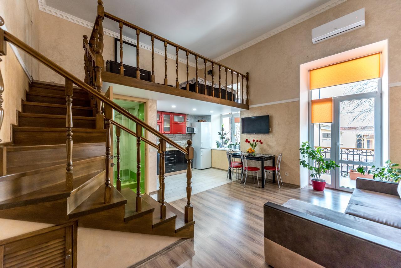 Studio Apartment In Center Of Odesa エクステリア 写真