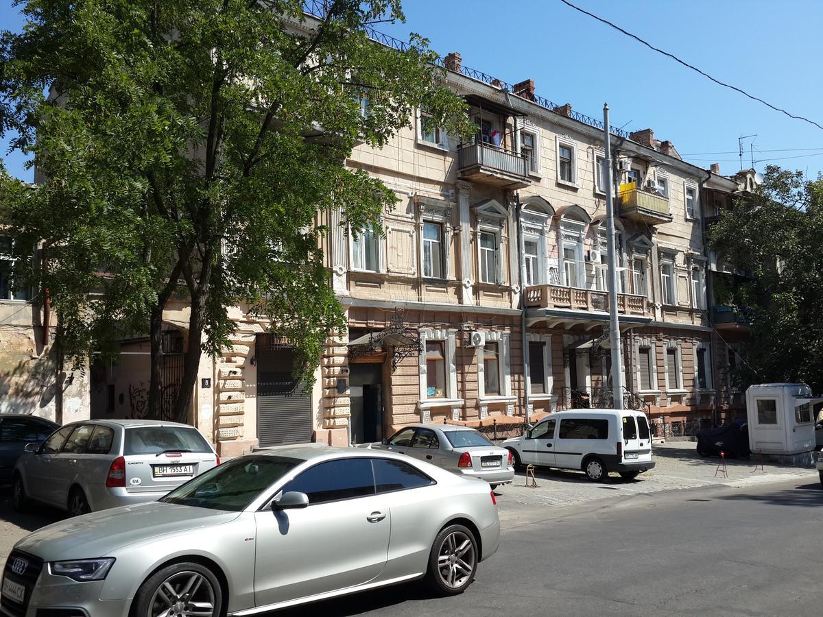 Studio Apartment In Center Of Odesa エクステリア 写真
